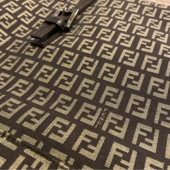 VINTAGE Fendi PRISTINE Printed Clutch Tote Purse 👜 Mini Duffel Shoulder Bag - Picture 3 of 6